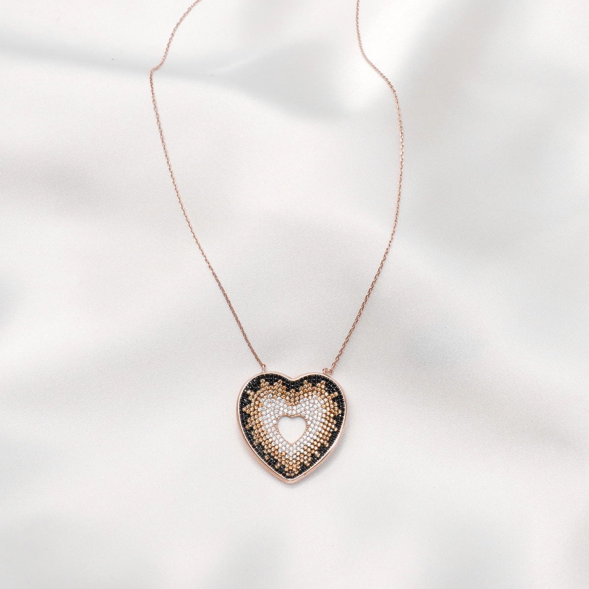To My Wife, I Want to Hold Your Hand (Gold Card) - Black Crystal Heart Necklace Gift Set