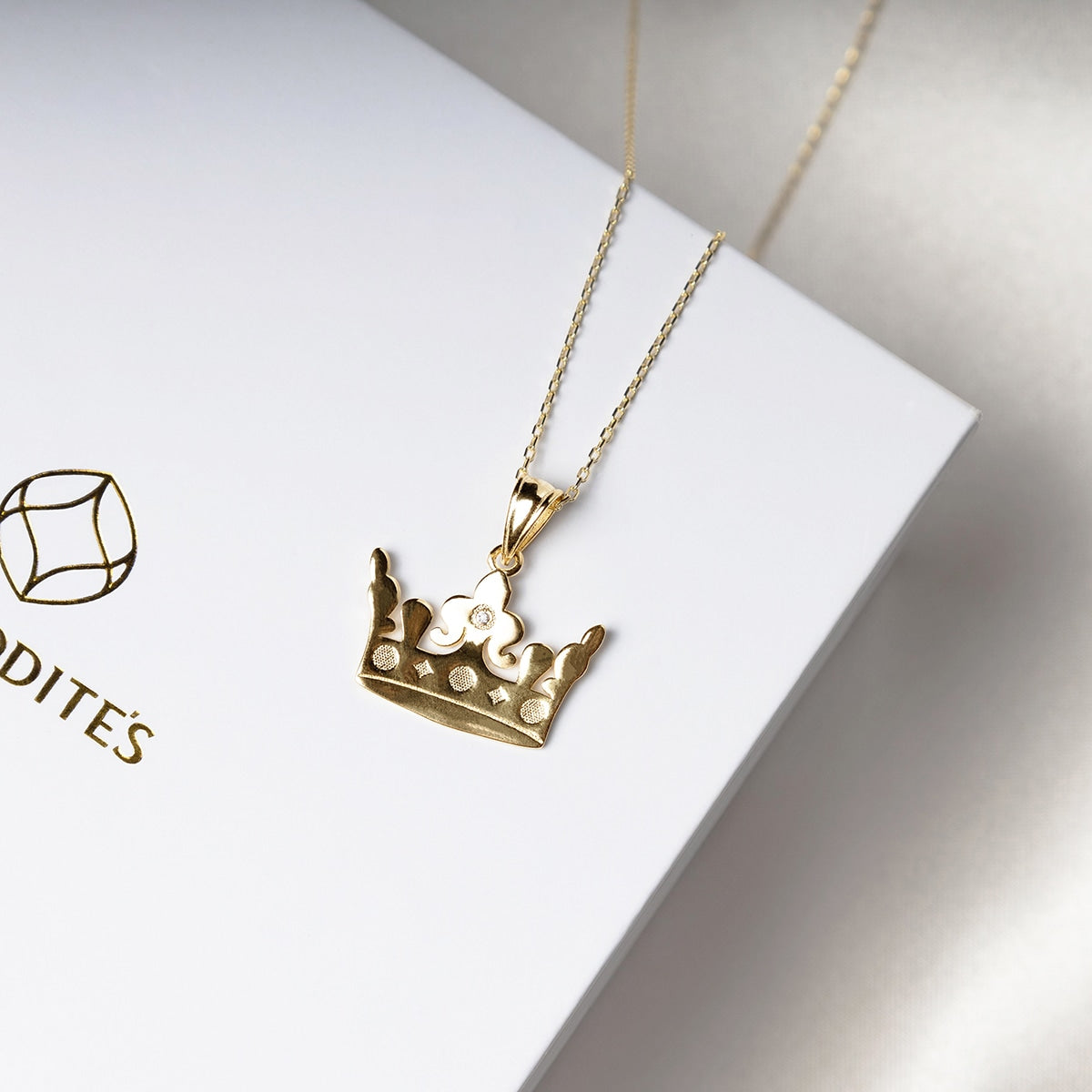 To My Badass Mom - Solid Gold Crown Necklace Gift Set