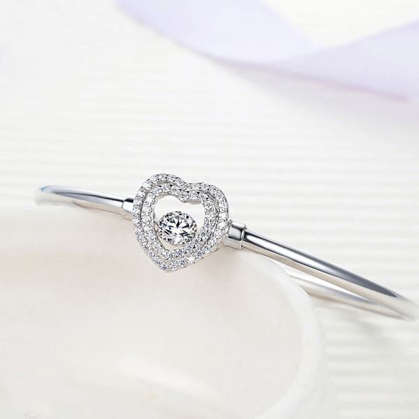 Luxe Heart Bangle