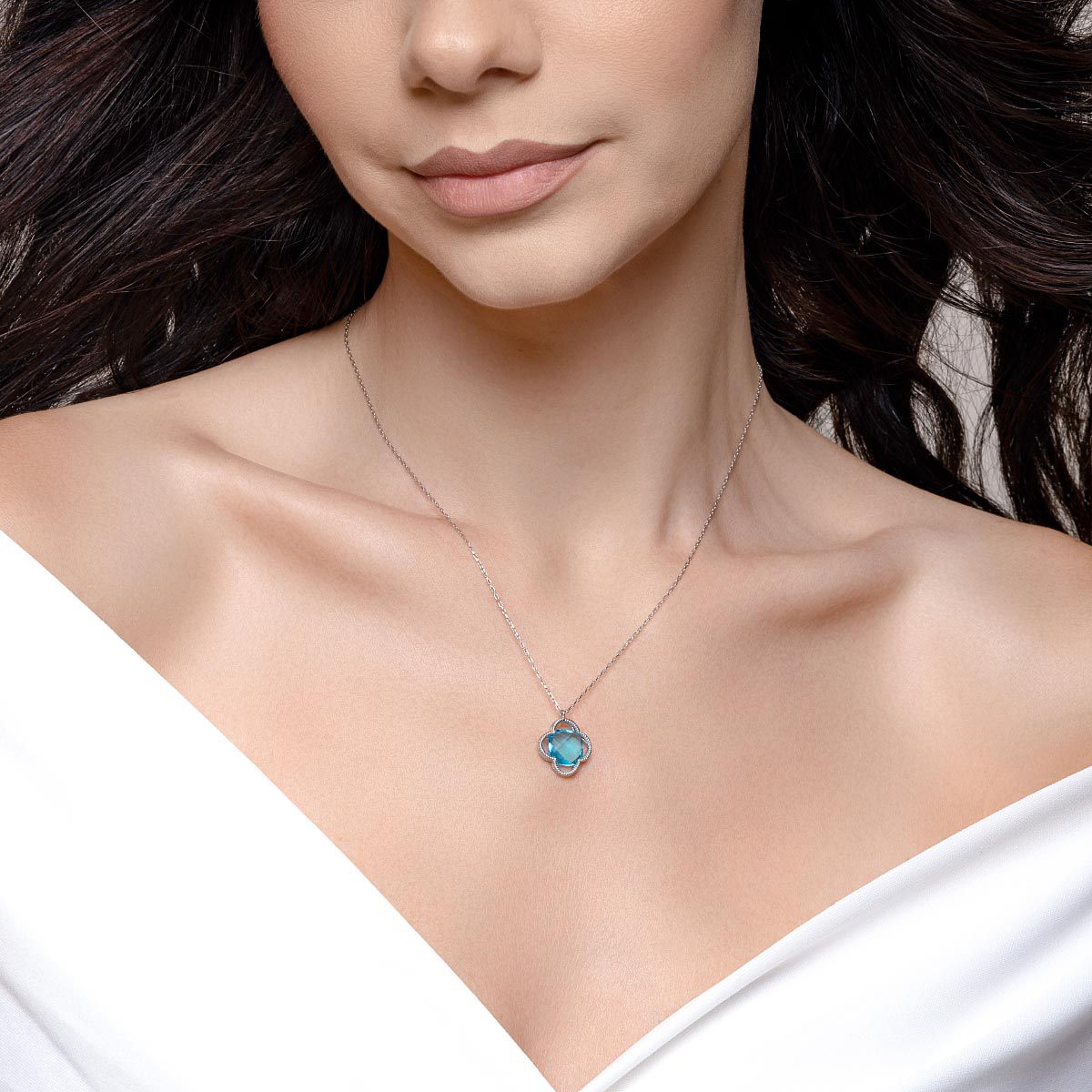 Dolce Vita Crystal Pendant Necklace (Medium)