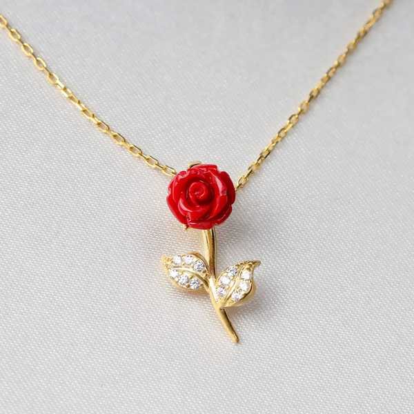 To My Girlfriend the Beauty, From Your Beast - Red Rose Necklace Gift Set